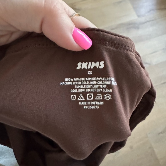 SKIMS Fits Everybody Tube Dress - Picture 4 of 4